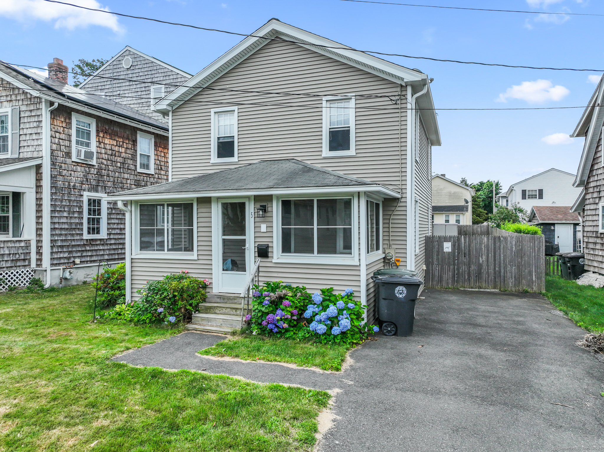 Property Photo: 5 Vine Street CT 06460