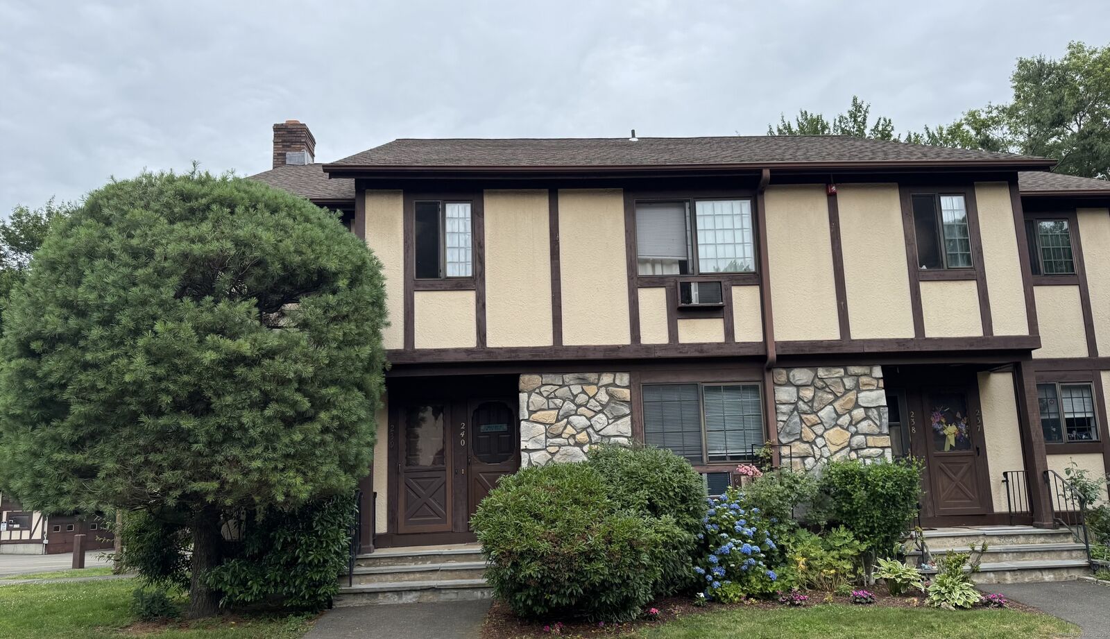 Property Photo:  239 Foxwood Lane 239  CT 06461 