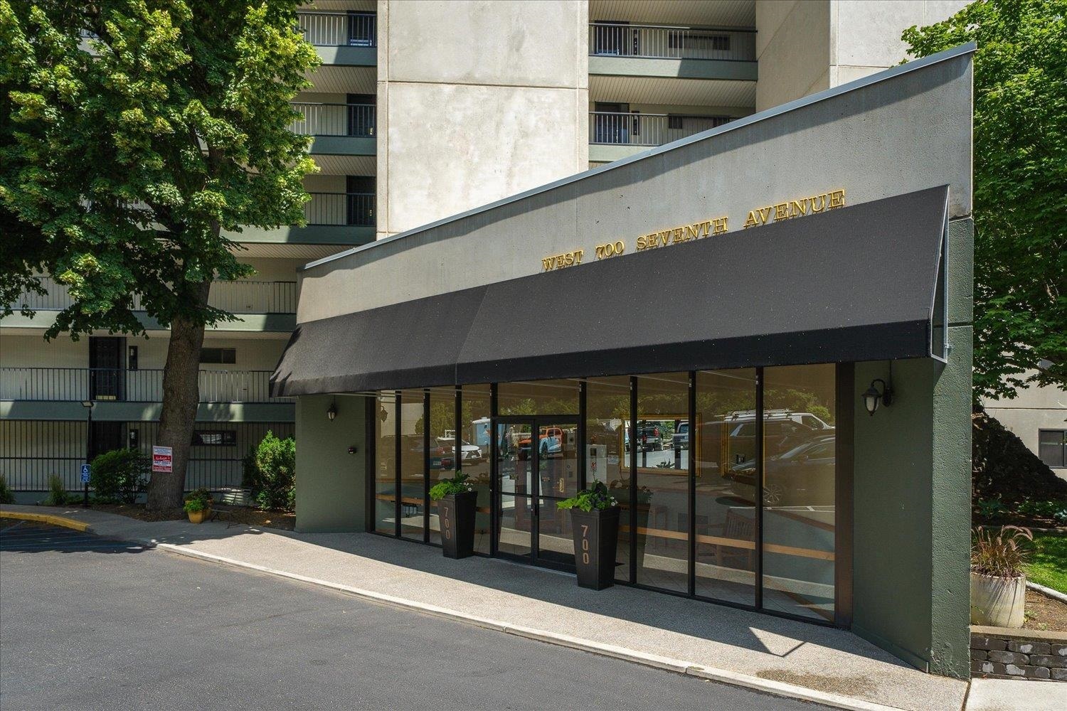 Property Photo: 700 W 7th Ave 705 WA 99204