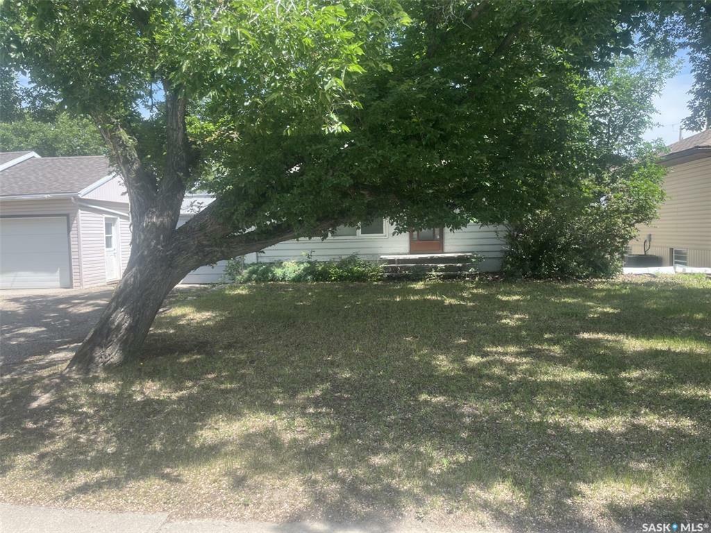 Property Photo: 1012 Main Street SK S0L 2V0
