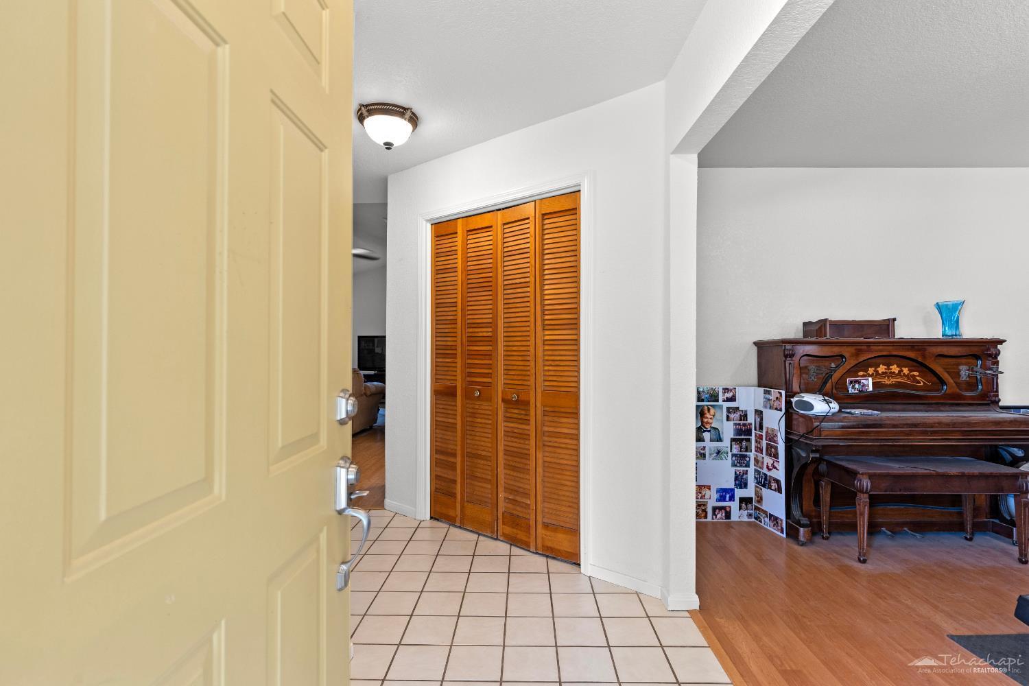 Property Photo: 22820 Mariposa Road CA 93561
