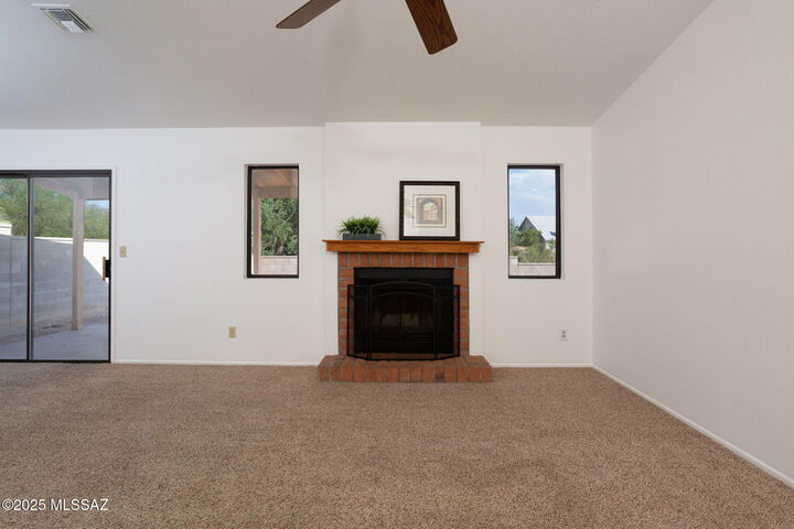 Property Photo:  9296 N Eagle Dancer Drive  AZ 85742 