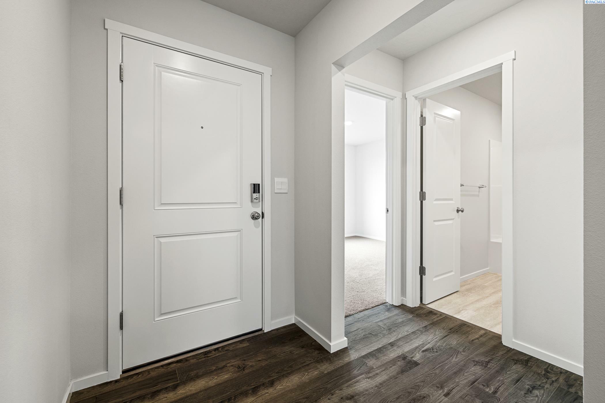 Property Photo: 6025 Road 112 WA 99301