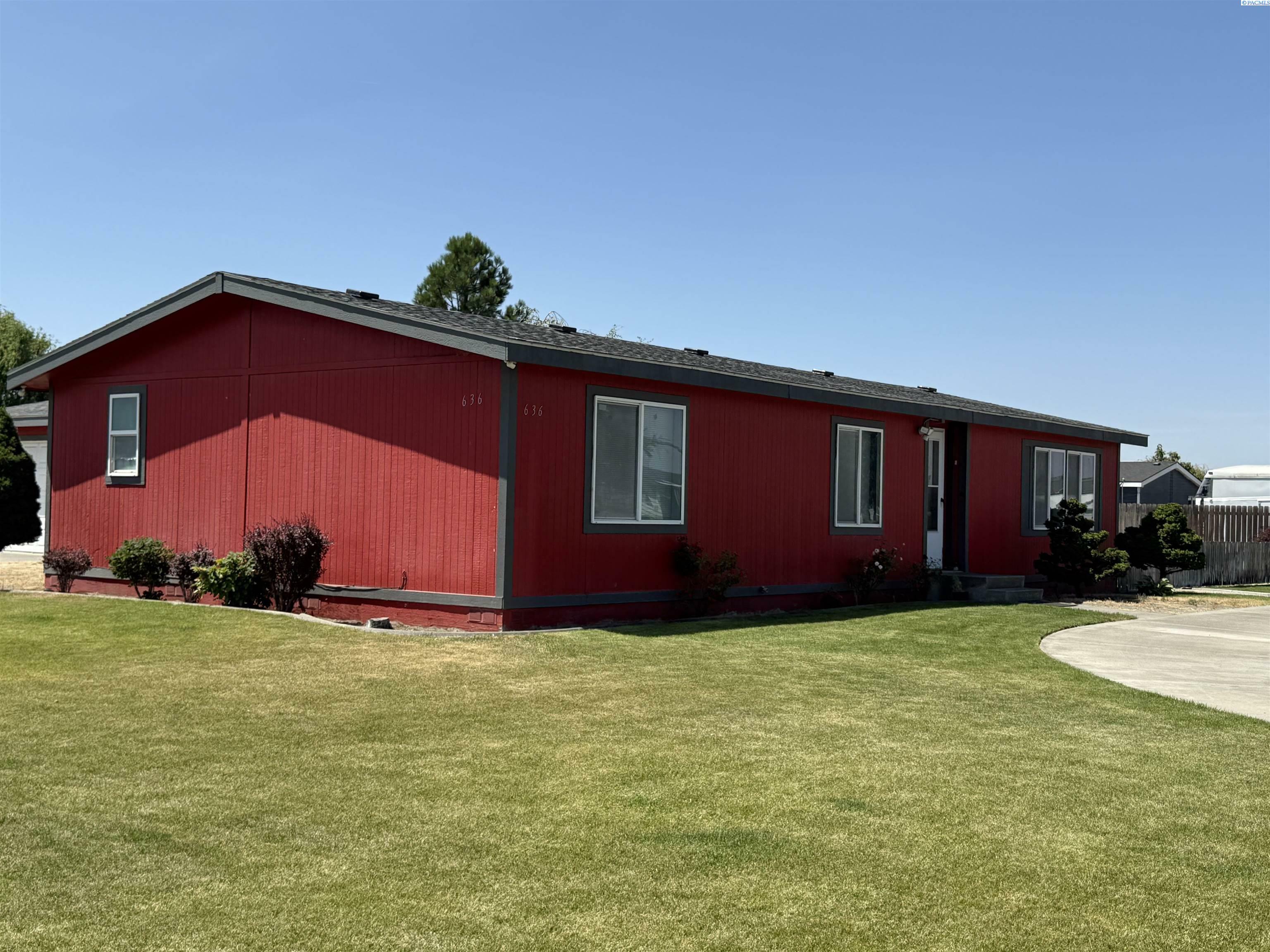 636 N Hugo Ave  Pasco WA 99301 photo