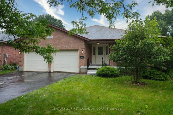 Property Photo:  39 Adrians Way  ON N5V 4G1 