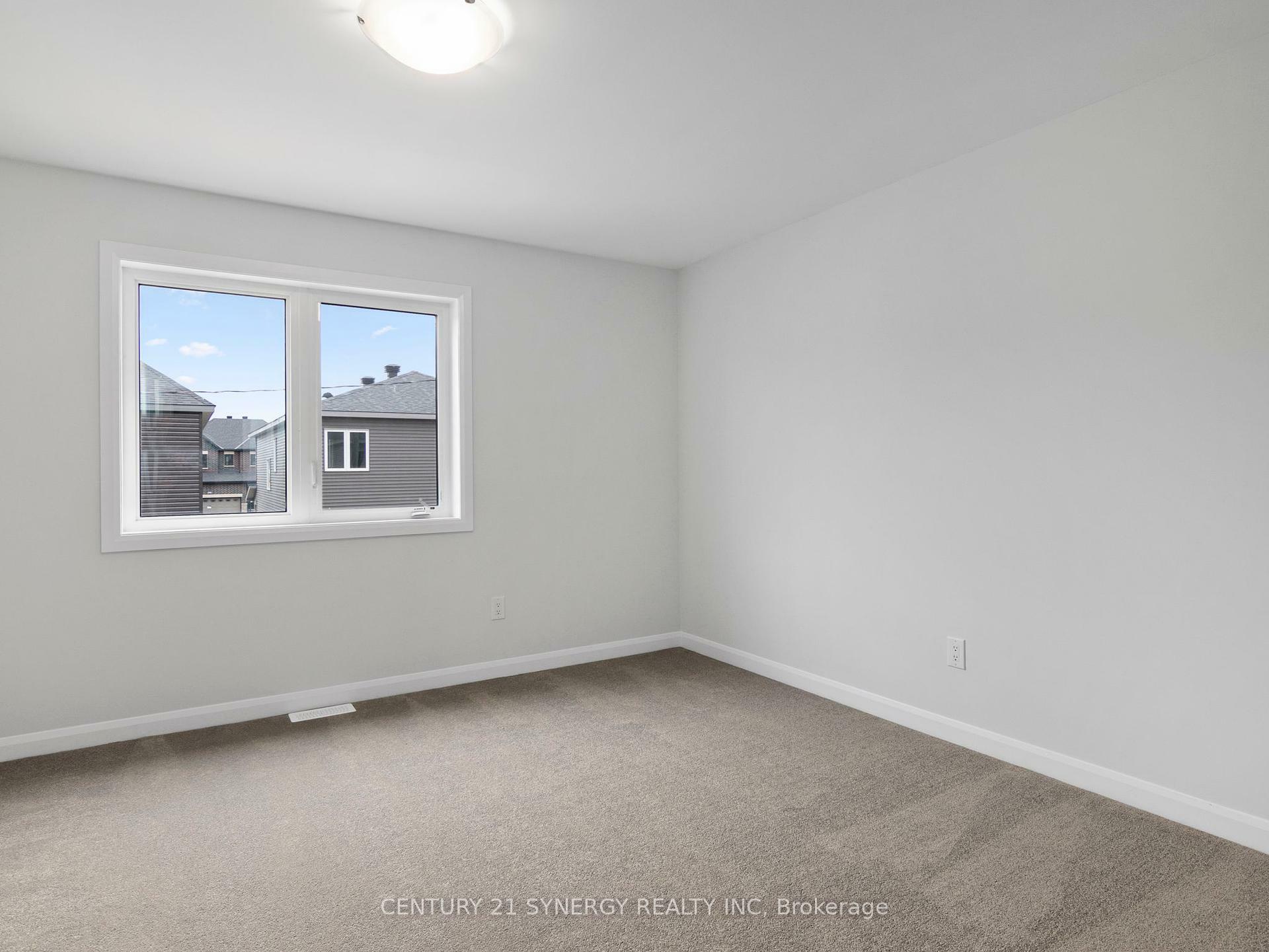 Photo de la propriété: 933 Athnery Court ON K2C 3H2
