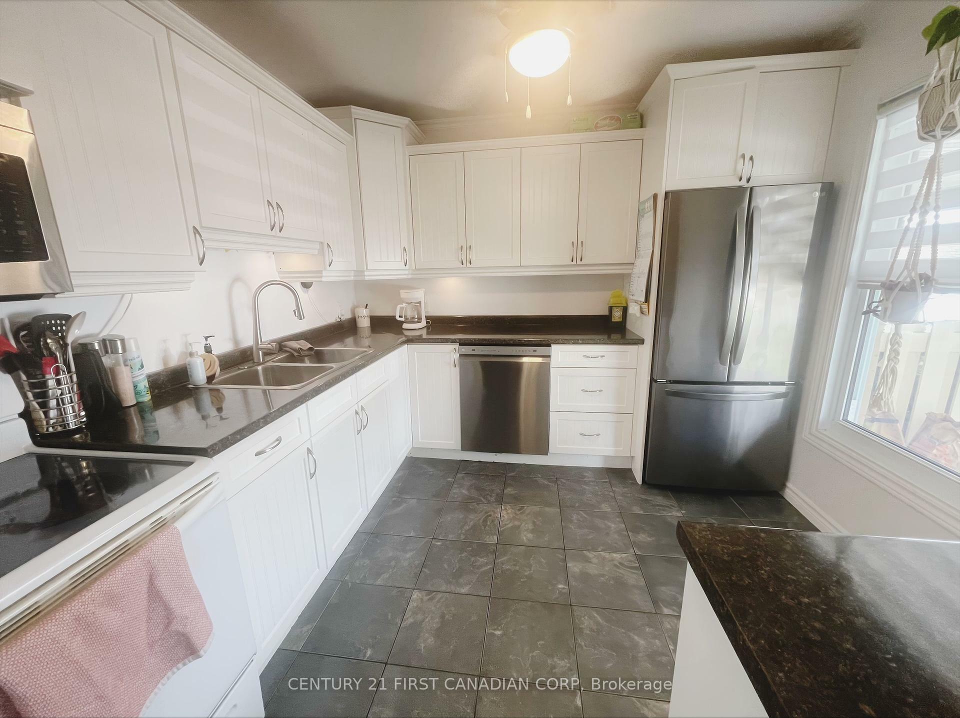 Photo de la propriété:  55 Ashley Crescent 30  ON N6E 3R8 