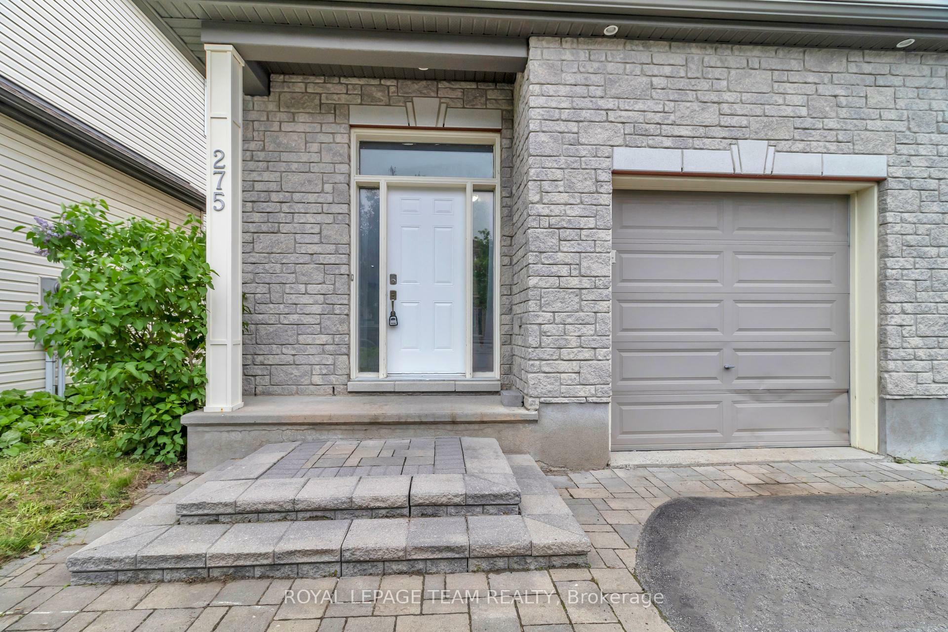 Property Photo: 275 Broxburn Crescent ON K2J 0N8