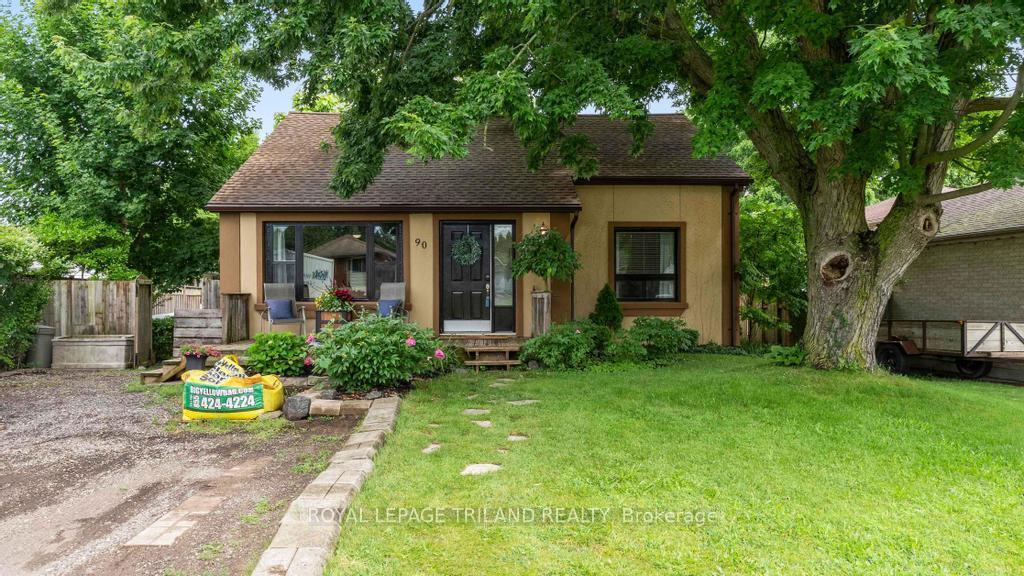 Property Photo: 90 Queen Street ON N0L 1G2