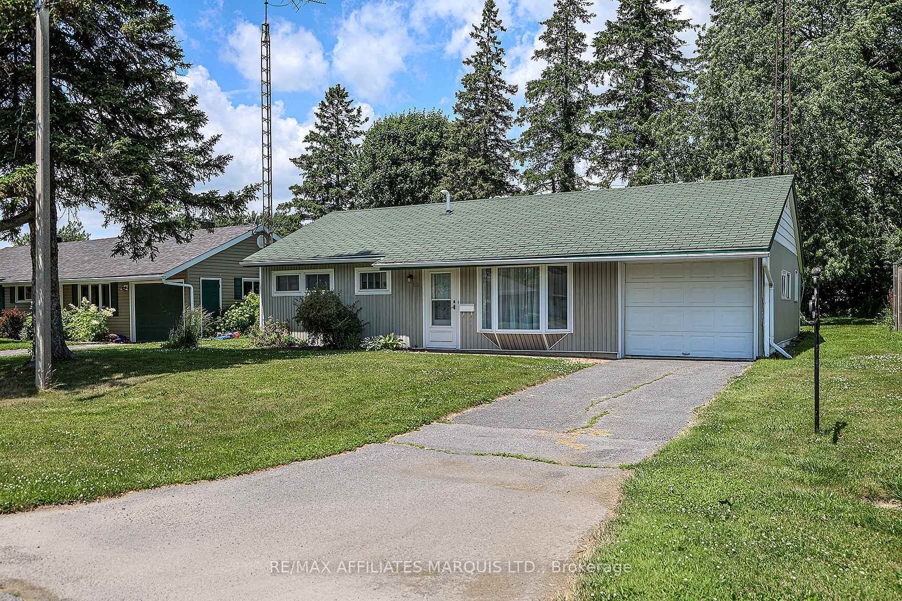 Property Photo: 56 Loyalist Street ON K0C 1X0
