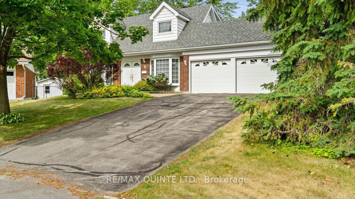 Photo de la propriété: 8 Enid Court ON K8P 1G3