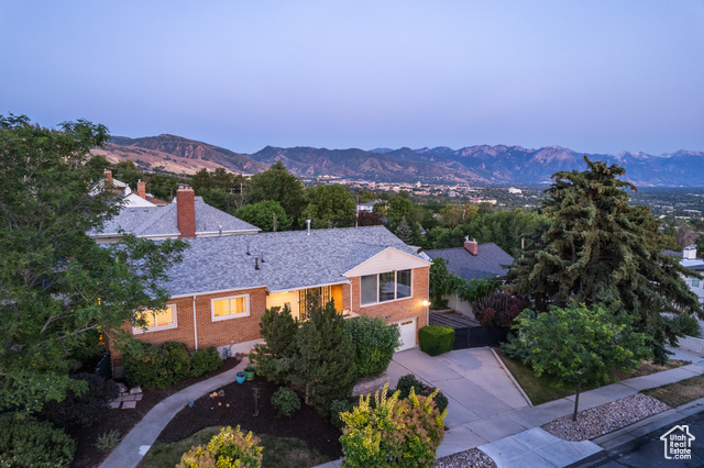 Property Photo: 586 E St UT 84103