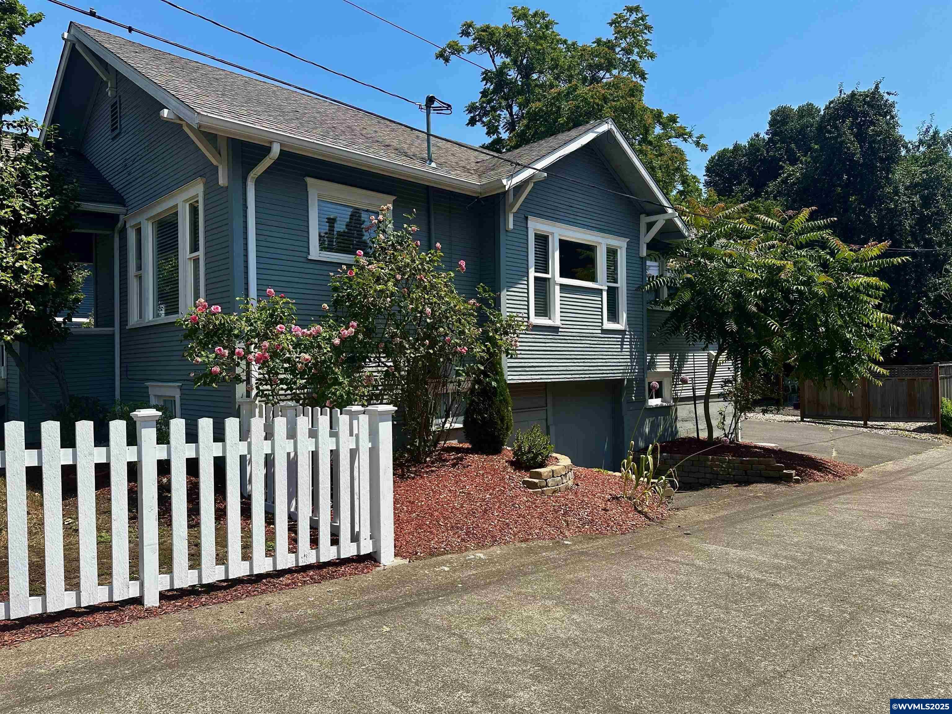 Property Photo: 244 14th St SE OR 97301