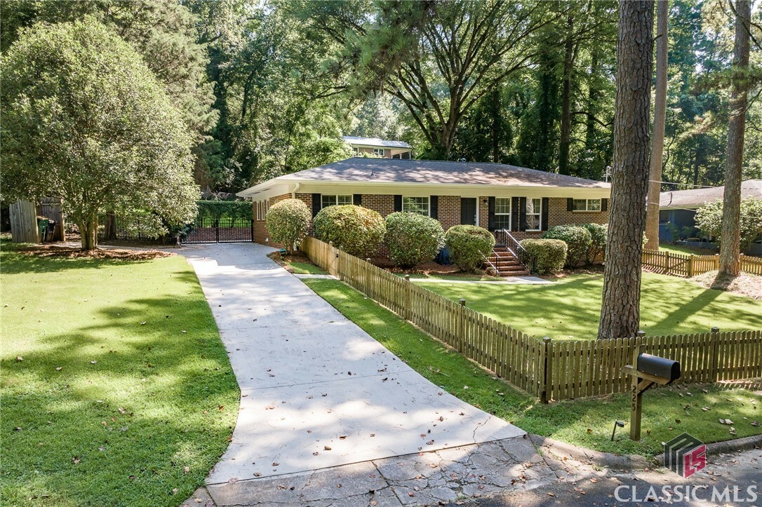 Property Photo: 225 Riverside Drive GA 30606
