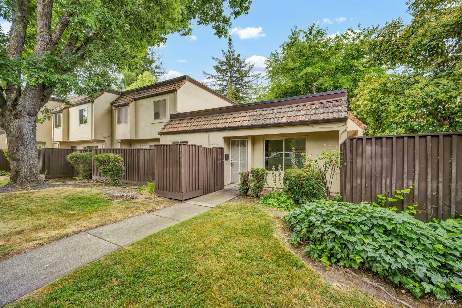 Property Photo: 1717 Las Raposas Court CA 95409