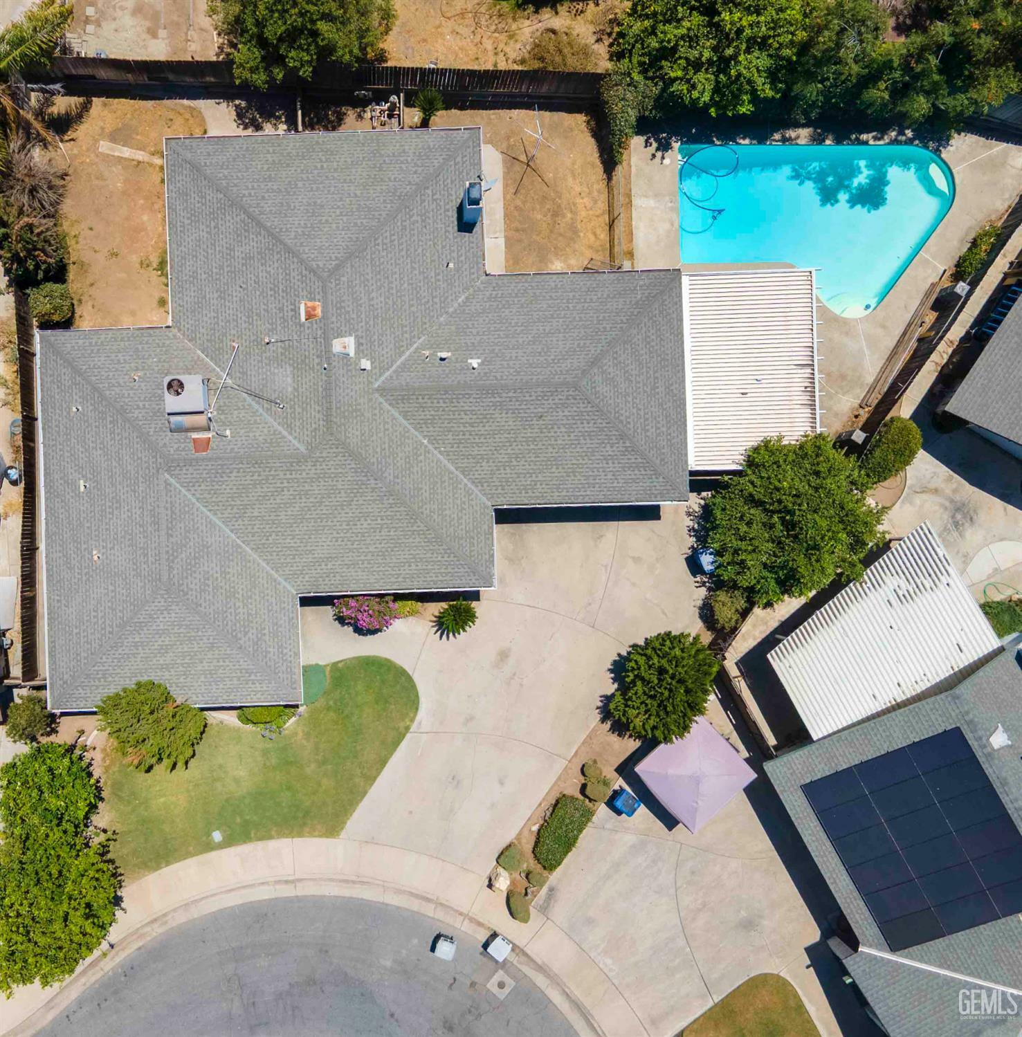Property Photo:  4713 Perris Way  CA 93309 
