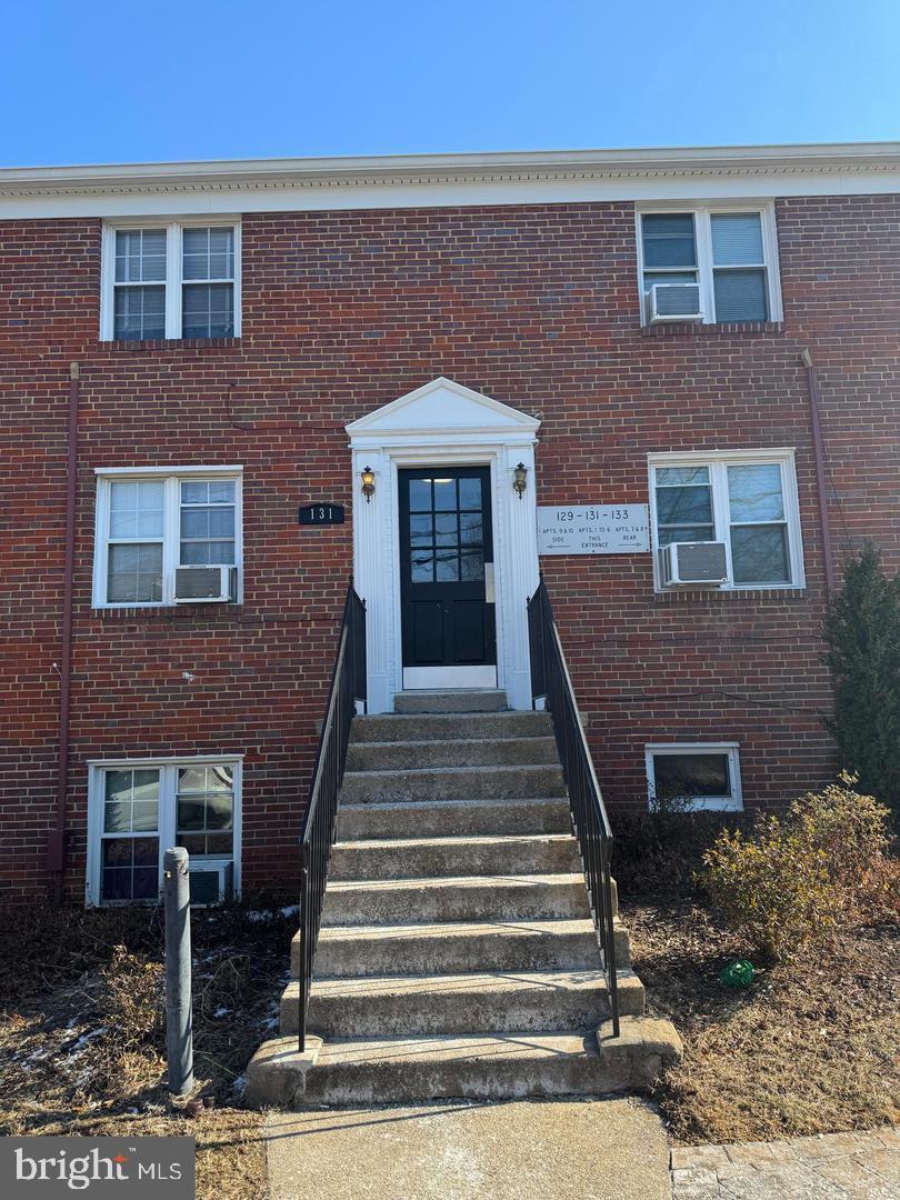 Property Photo: 131 S Courthouse Road 2 VA 22204