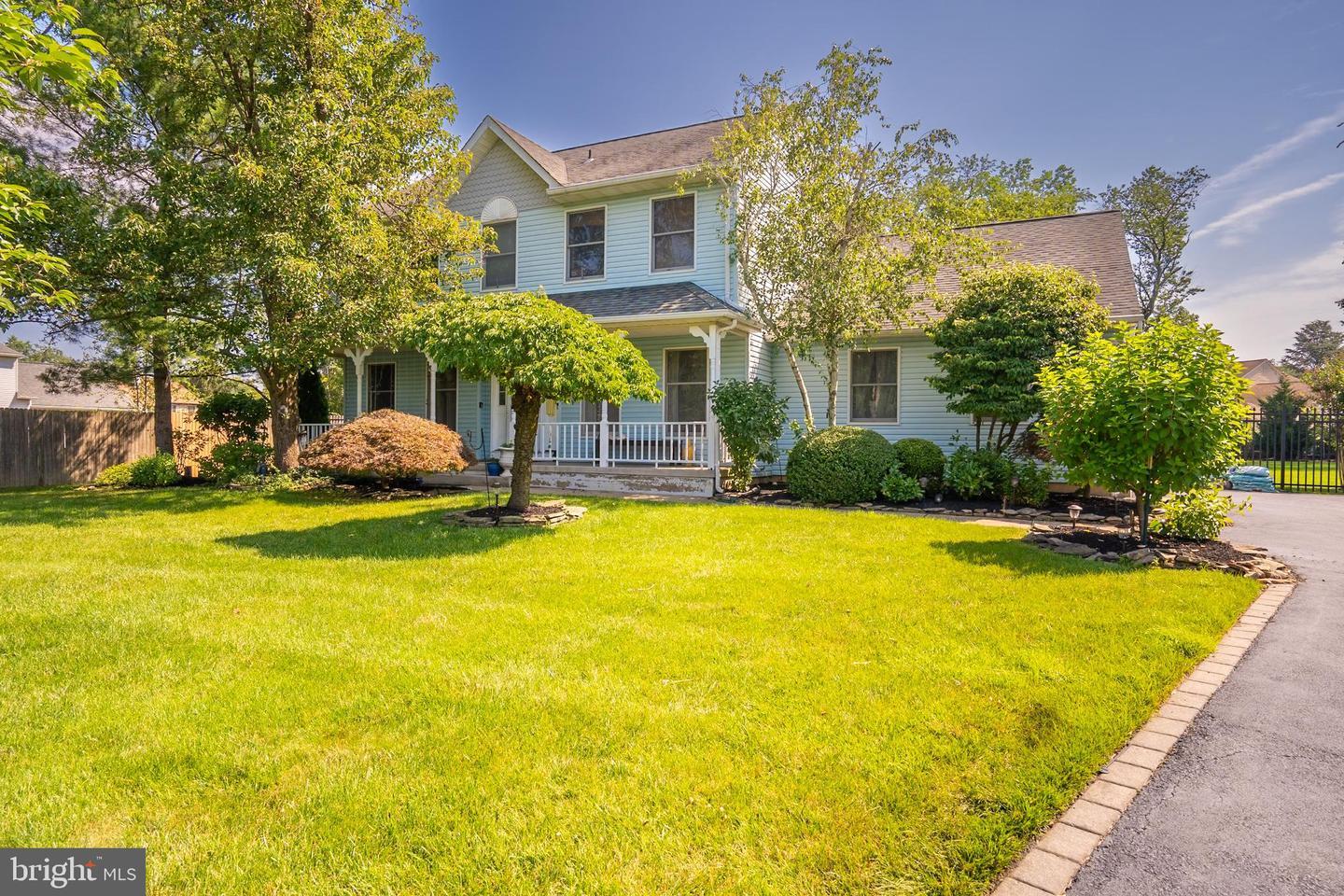 Property Photo: 10 Chelsea Court NJ 08810