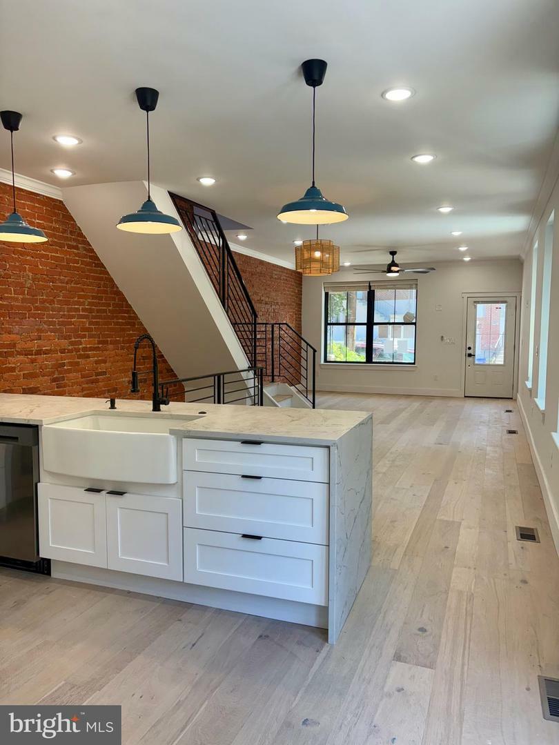 Property Photo: 300 Fountain Street PA 19128
