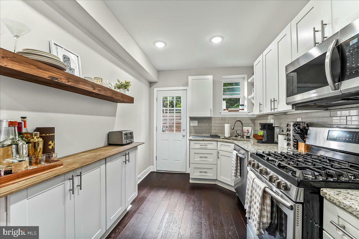 Property Photo: 1541 S Chadwick Street PA 19146