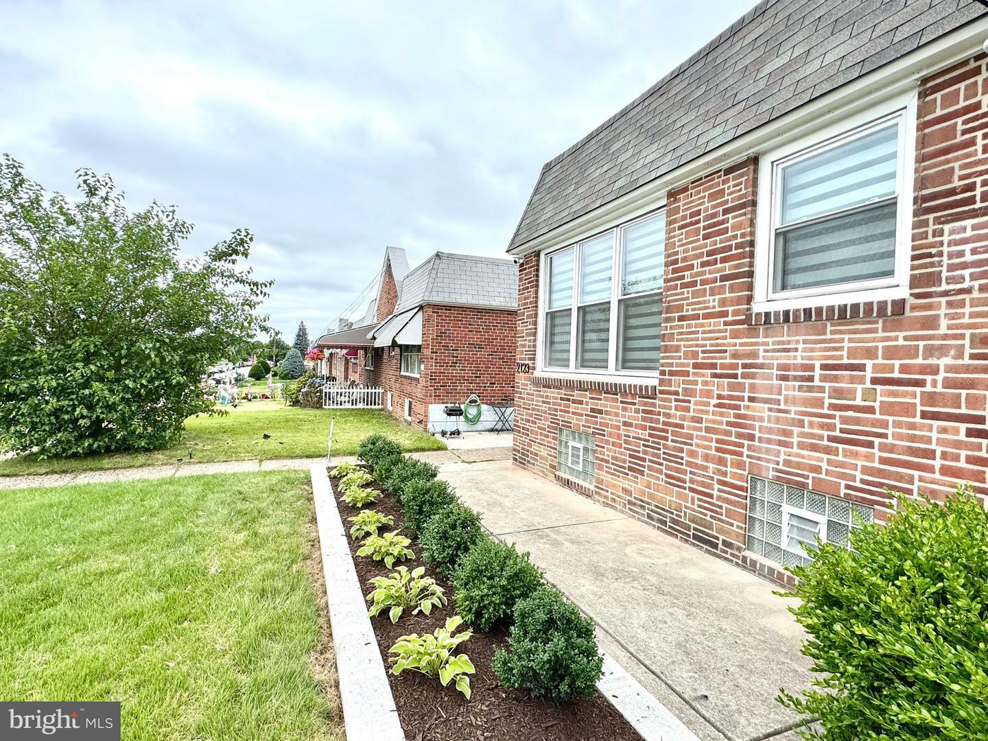 Property Photo: 2123 Faunce Street PA 19152