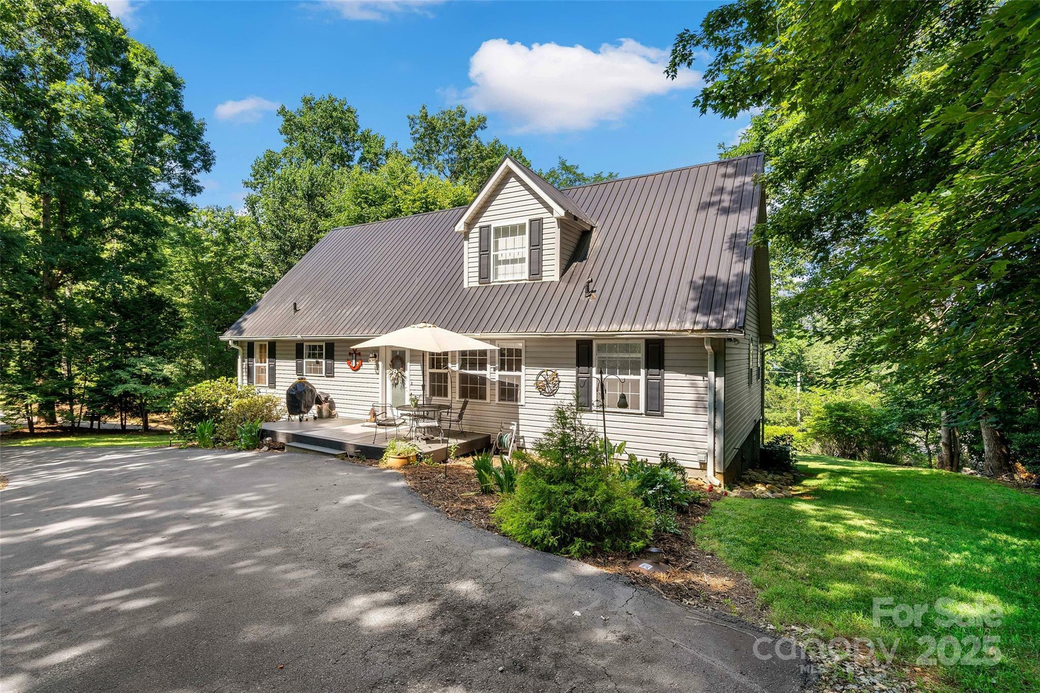 1181 Forest Lake Heights Drive  Nebo NC 28761 photo