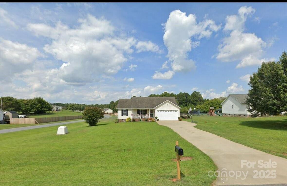 Property Photo:  3810 Spike Lane  NC 28168