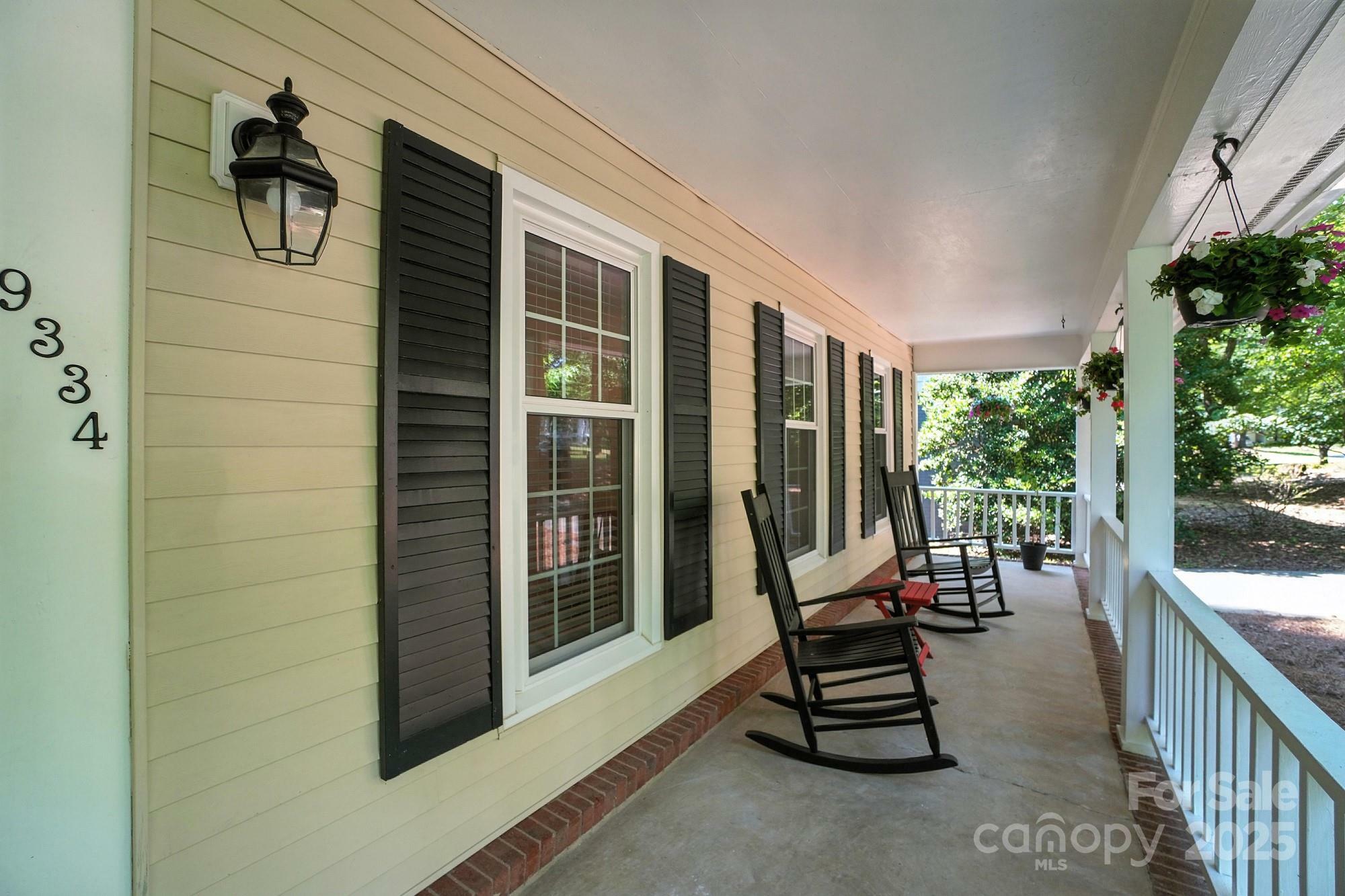 Property Photo: 9334 New Towne Drive NC 28105