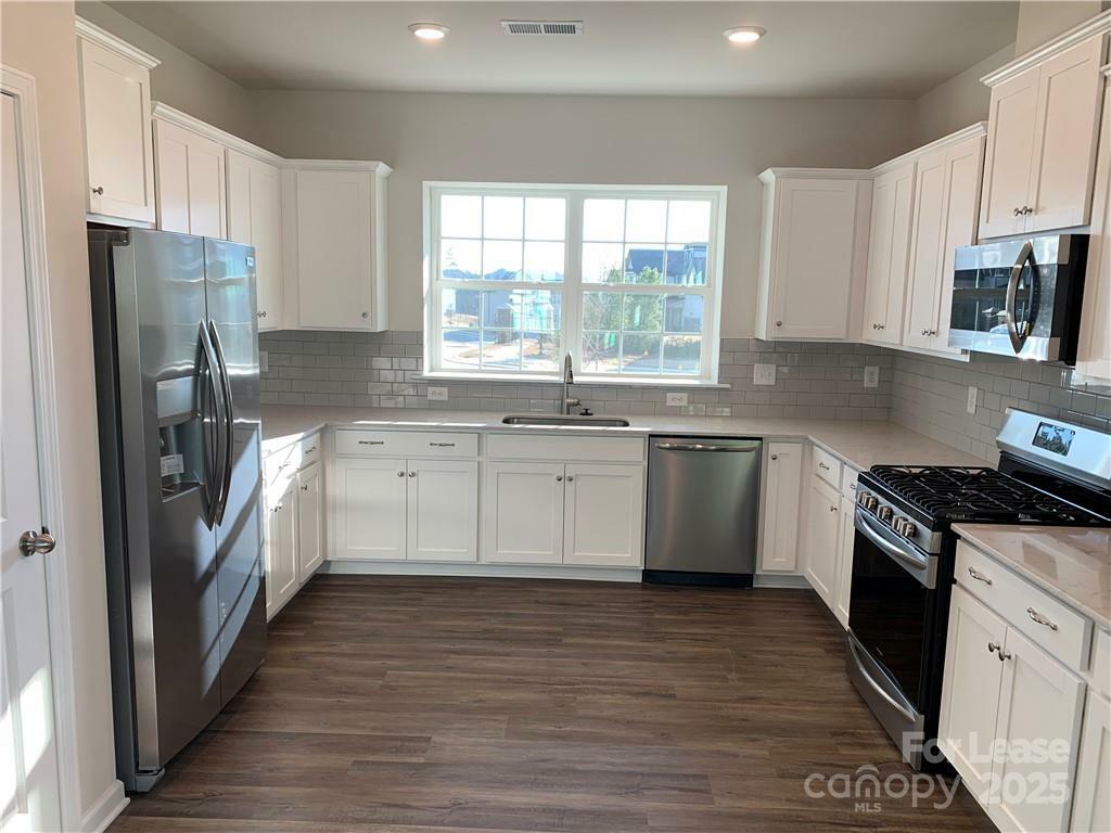 Property Photo: 17212 Snug Harbor Drive NC 28278