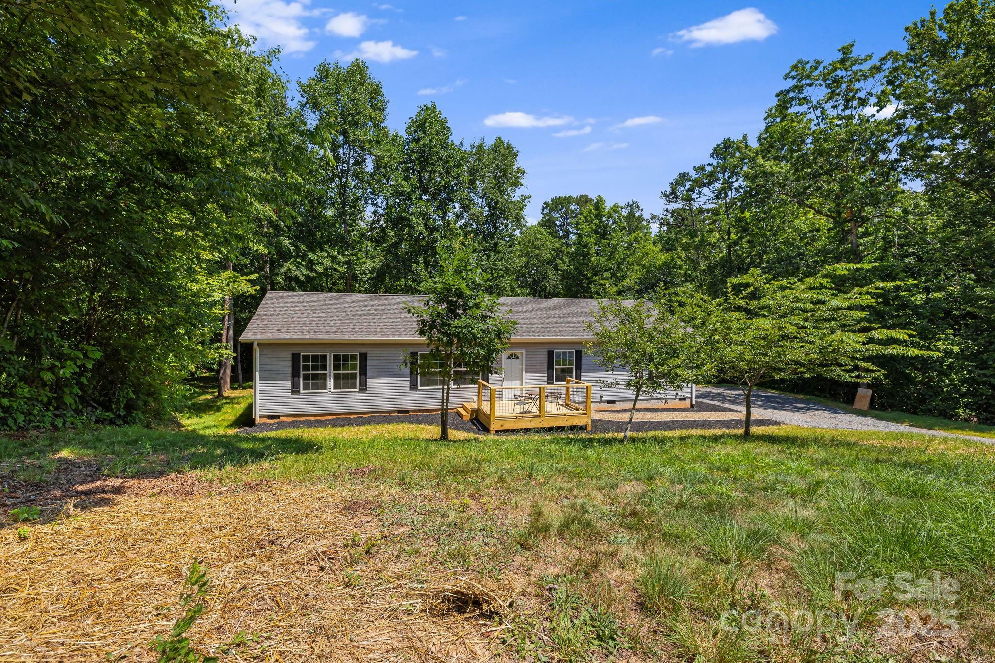 Property Photo: 22 Bachelder Lane NC 28715