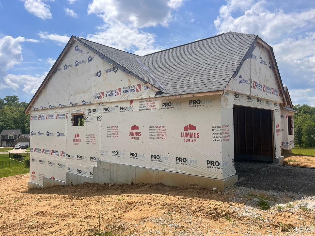 Property Photo: 1685 W Huntley Road OH 45122