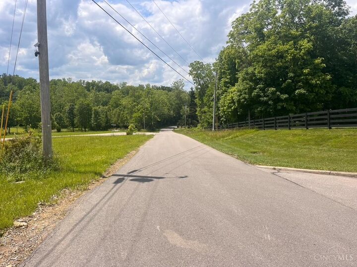 Property Photo: 1685 W Huntley Road OH 45122