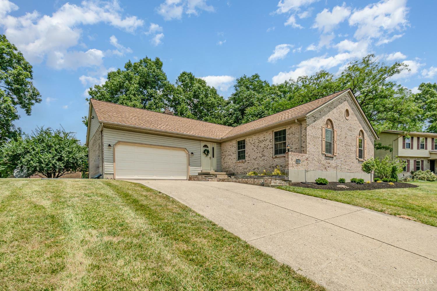 Property Photo: 1530 Ottercreek Drive OH 45240