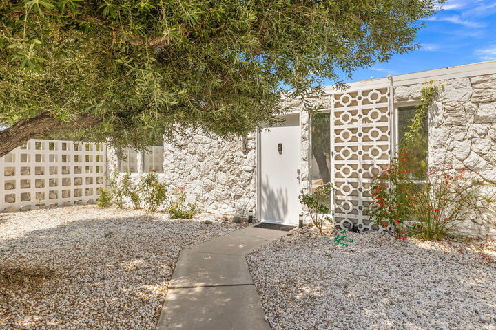 811 E Grace Circle  Palm Springs CA 92262 photo