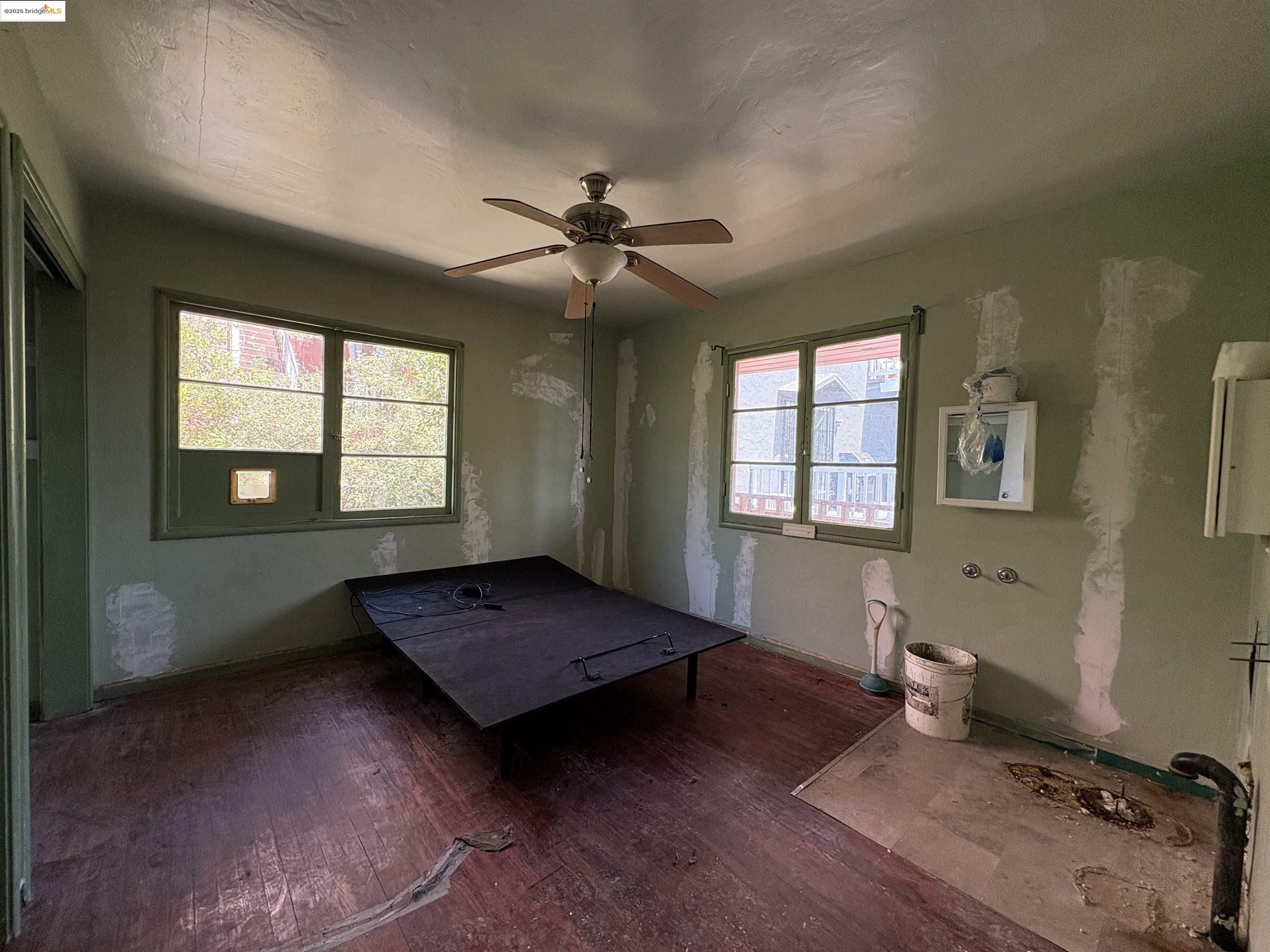 Property Photo: 8647 Thermal St CA 94605