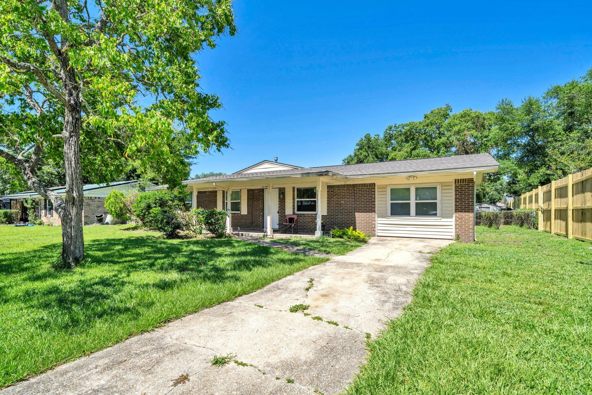 181 Brewer Circle  Mary Esther FL 32569 photo