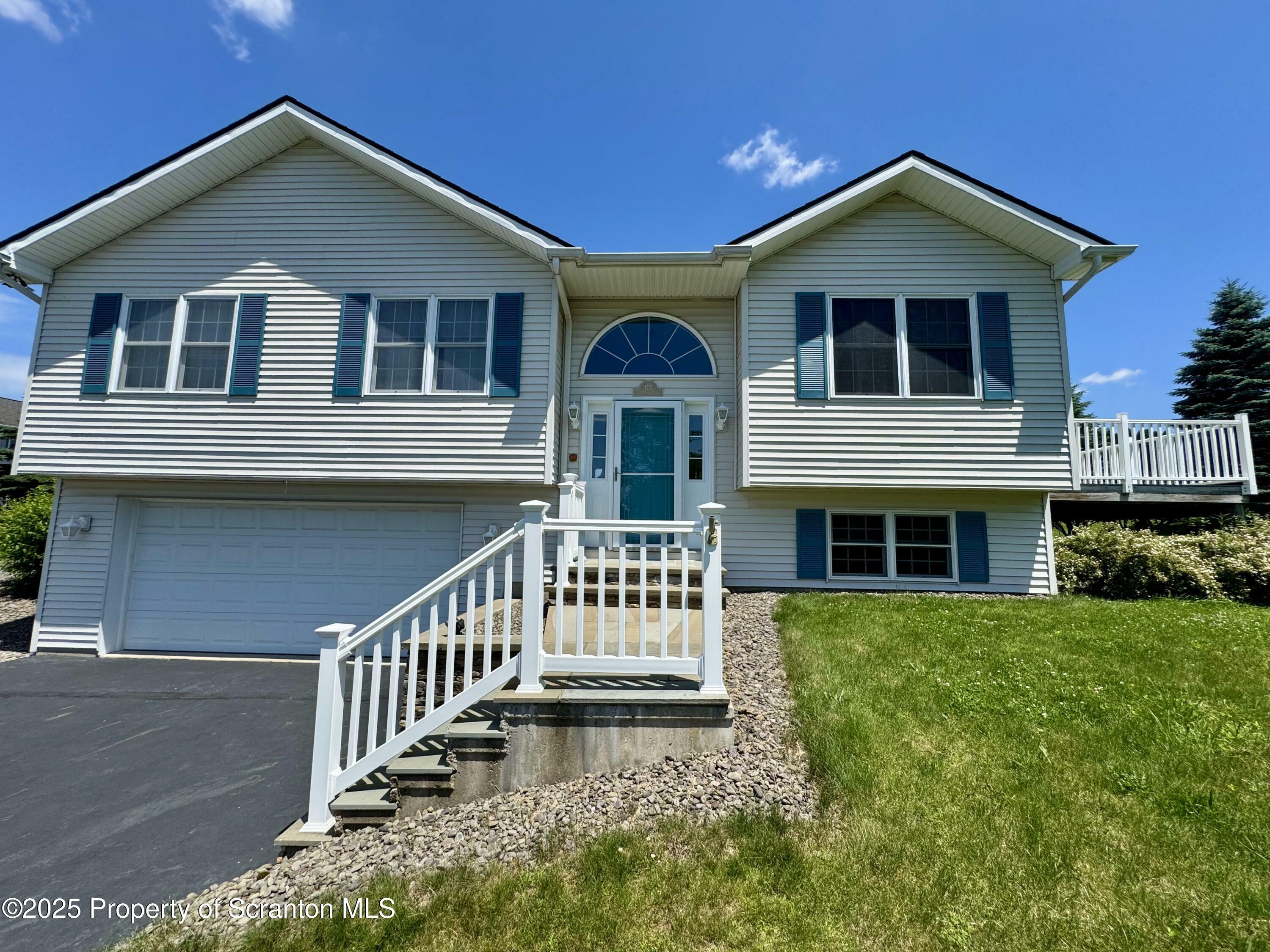 177 Lakeview Avenue  Greenfield Twp PA 18407 photo