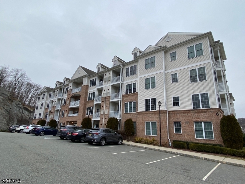 Property Photo:  6117 Brookhaven Ct 6117  NJ 07457 