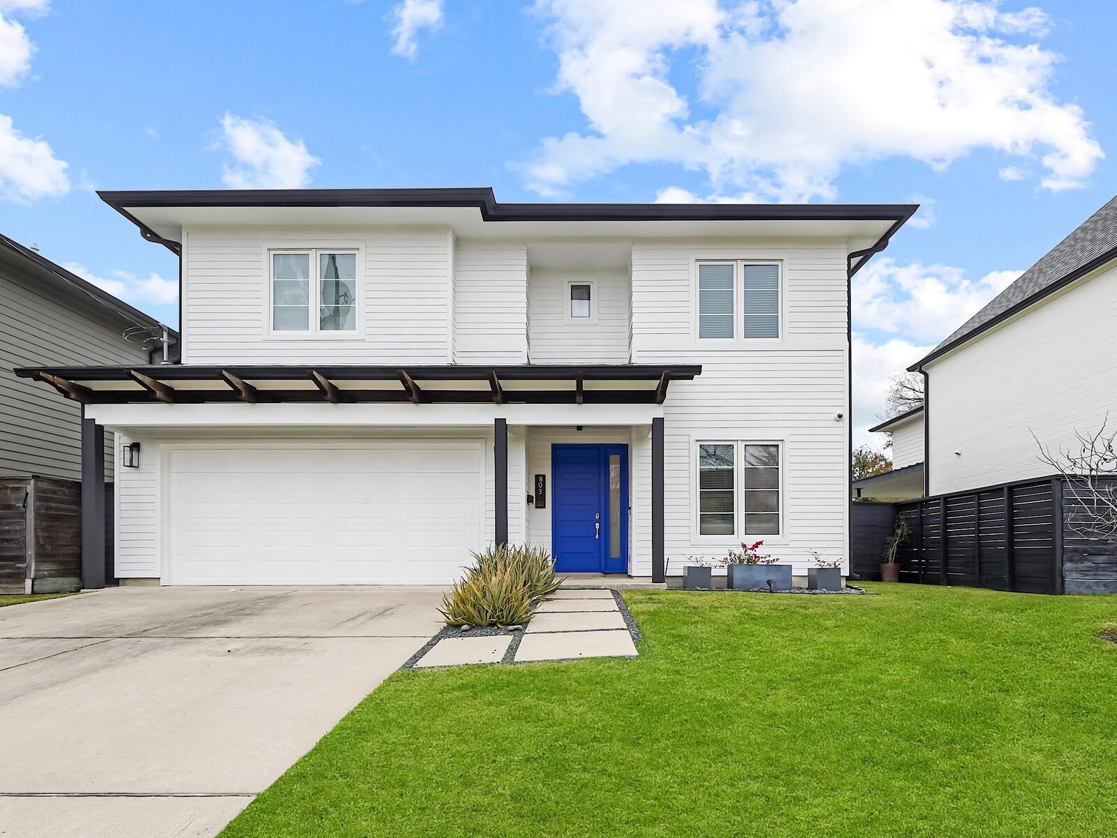 Property Photo:  803 Fairbanks Street  TX 77009 