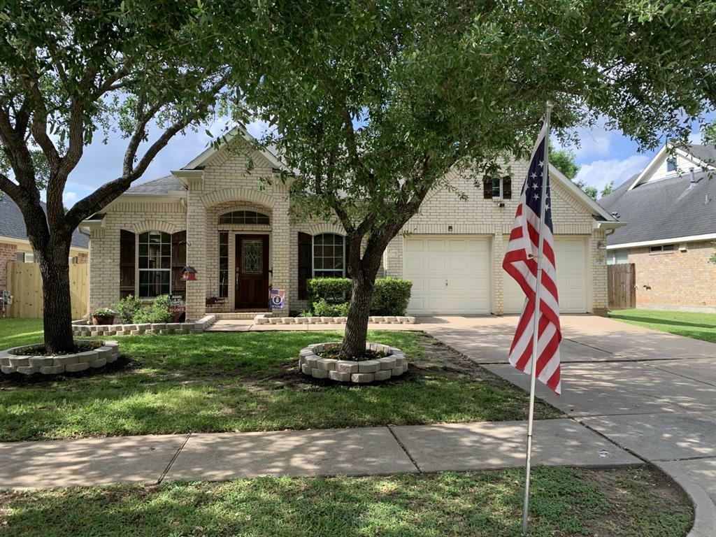 Property Photo:  2010 Mound Lake Drive  TX 77406 