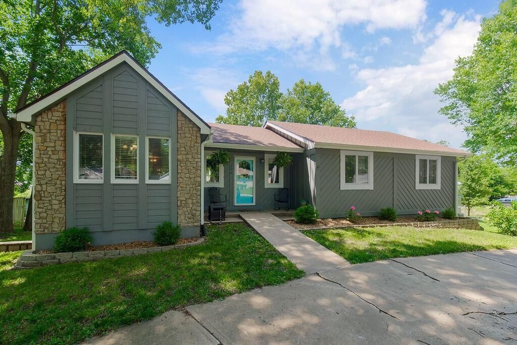 Property Photo: 200 S Broadmoor Street KS 66053