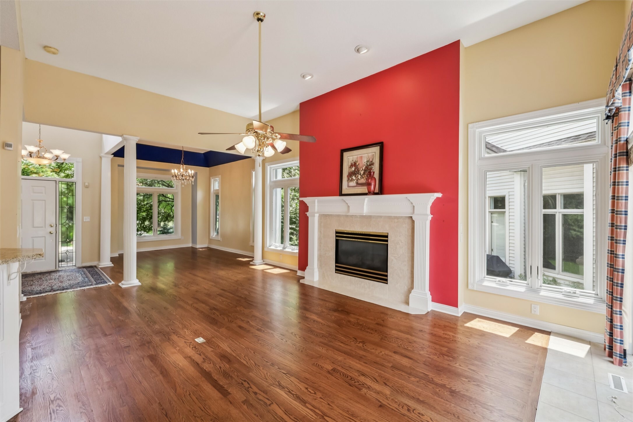 Property Photo: 1069 Glen Oaks Drive IA 50266