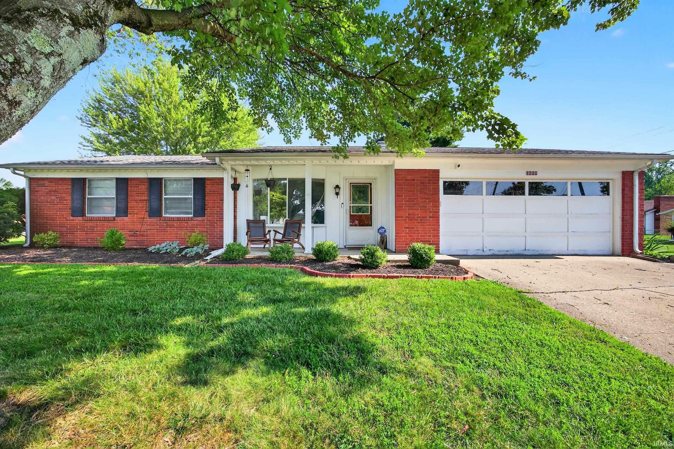 Property Photo: 4216 W Middle Court IN 47403