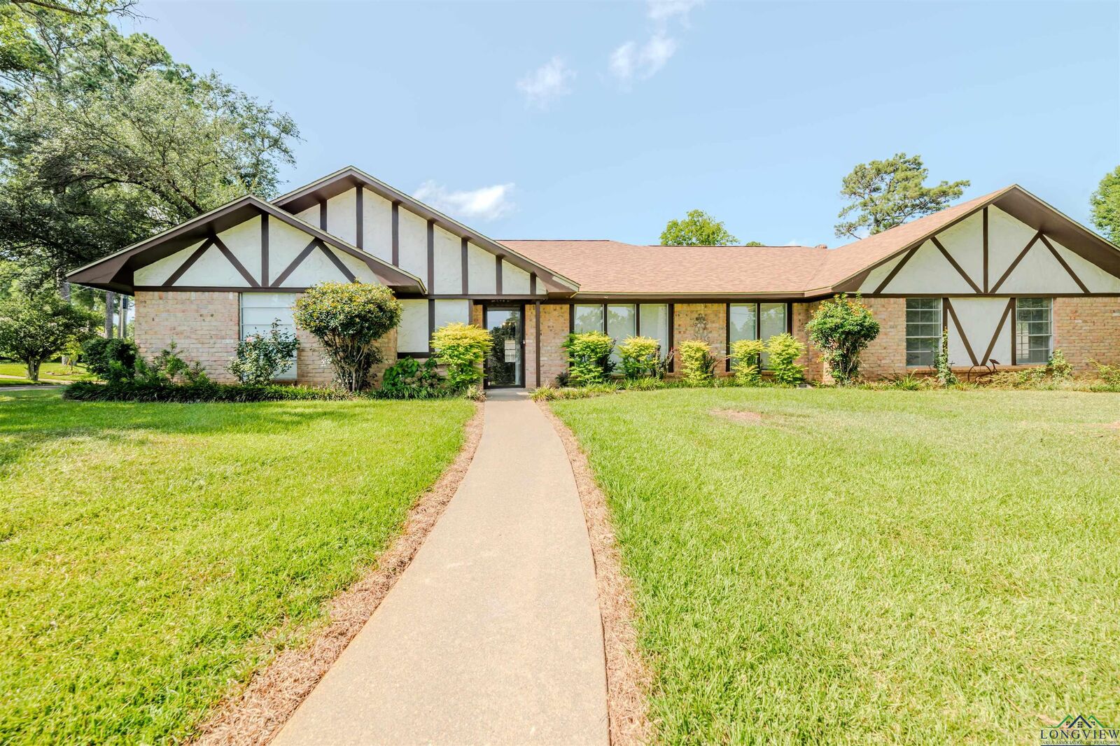 Property Photo:  16 Ramblewood Drive  TX 75605 
