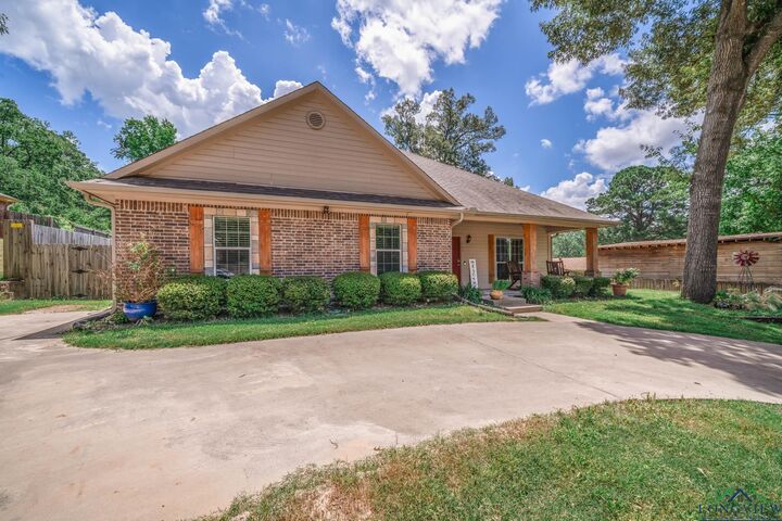 Property Photo: 1703 Azalea St. TX 75644