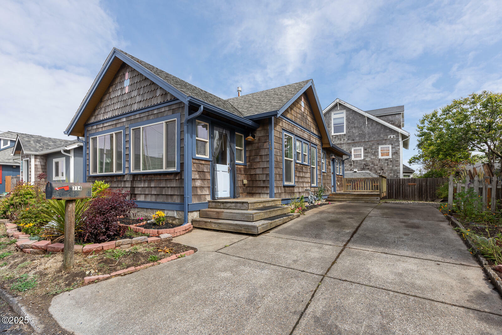 Property Photo: 714 NW 2nd Court OR 97365