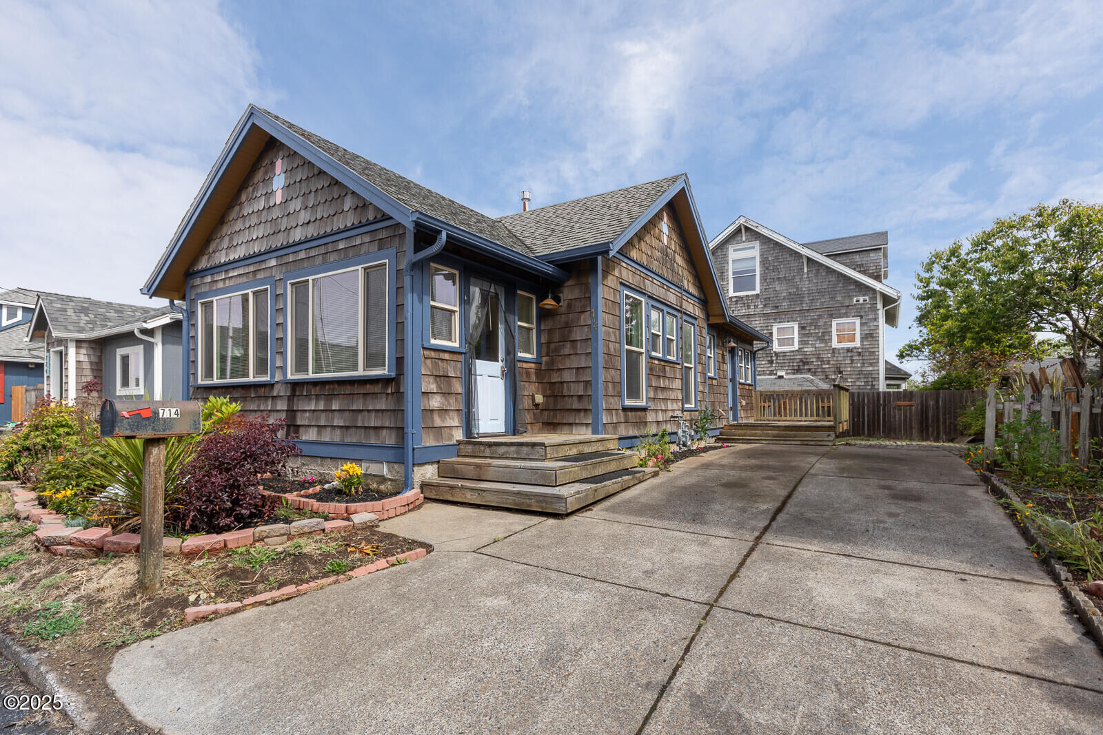 Property Photo:  714 NW 2nd Court  OR 97365 