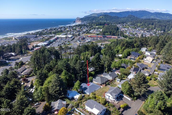 Property Photo: 3570 NE Reef Drive OR 97367