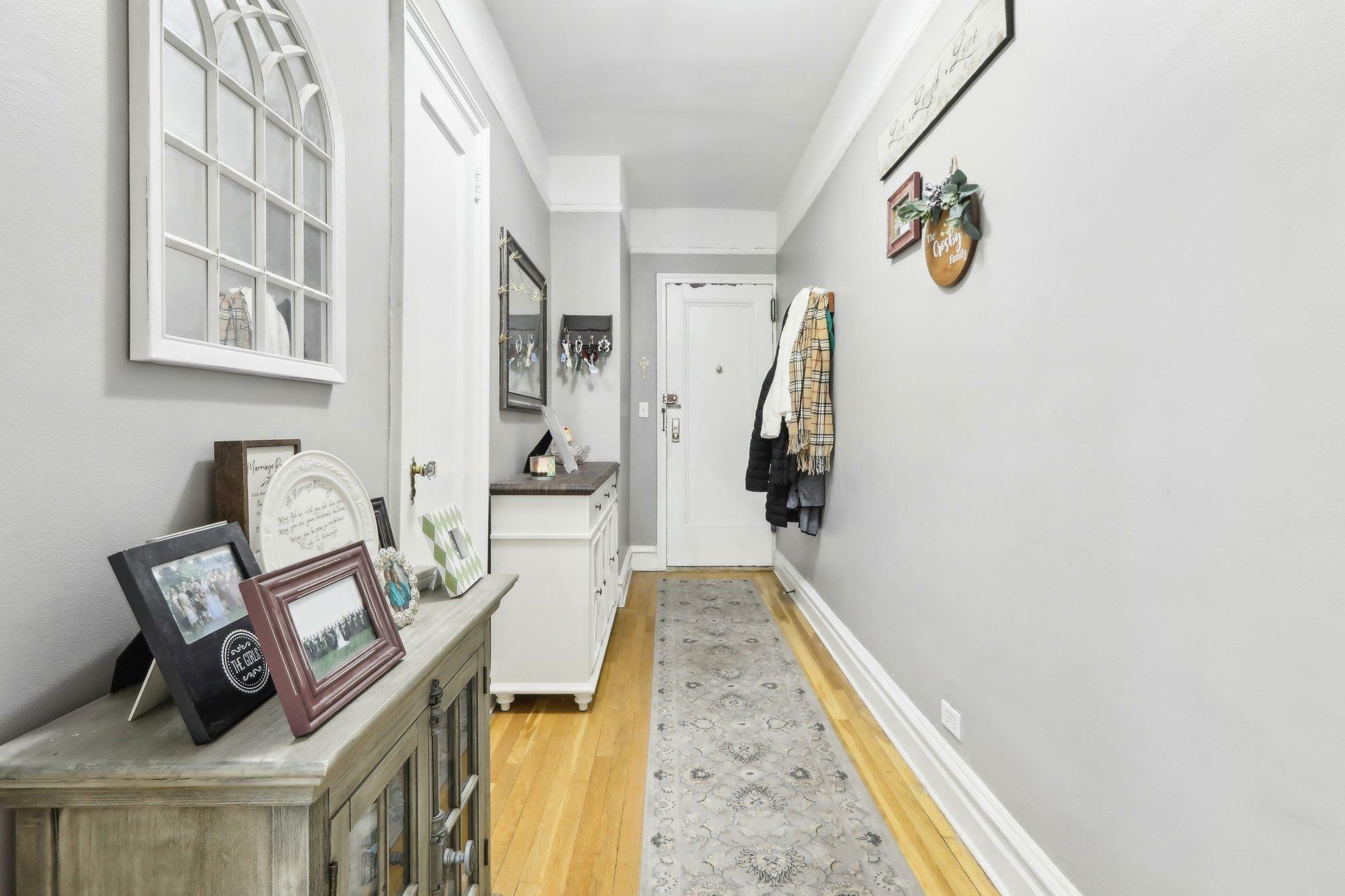 Property Photo:  1470 Midland Avenue 3O  NY 10708 