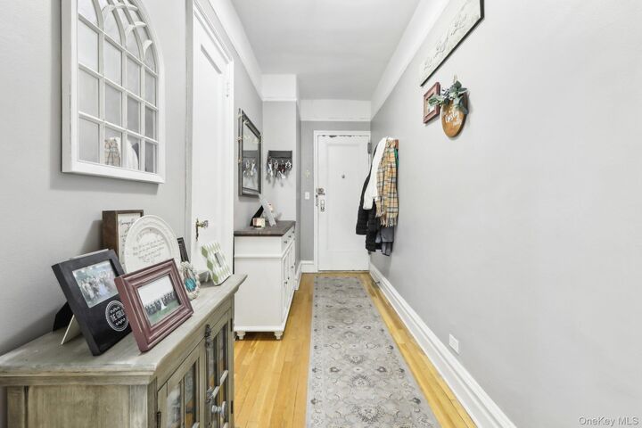 Property Photo:  1470 Midland Avenue 3O  NY 10708 